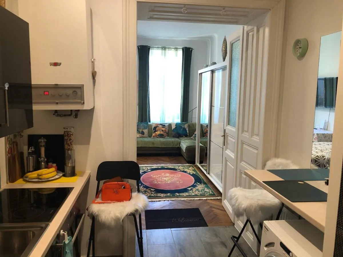 Apartment Gute Laune-Good Mood Vienna 0*,